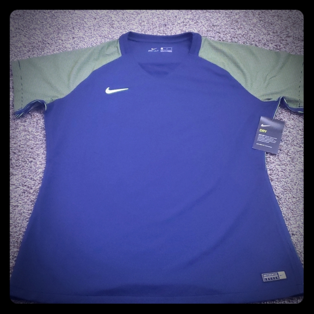 NIKE WOMEN'S Dri-Fit short sleeve T-sirt